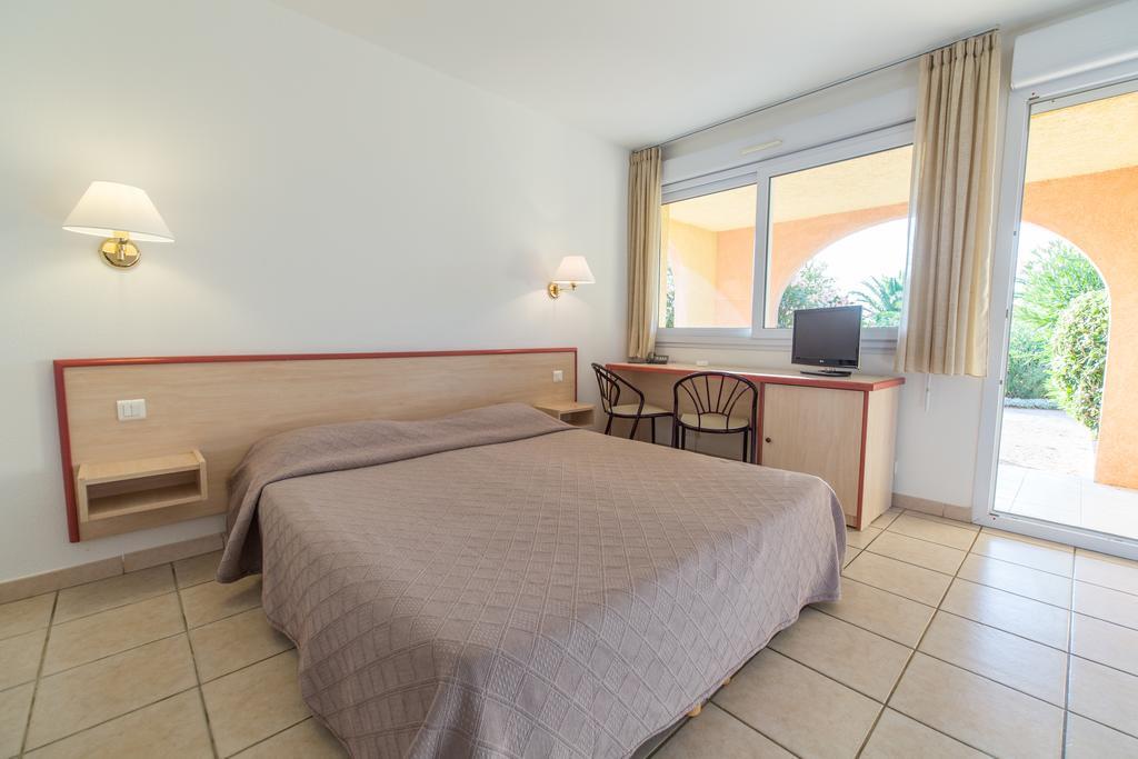 Hotel Les Galets Сен-Флоран Екстериор снимка